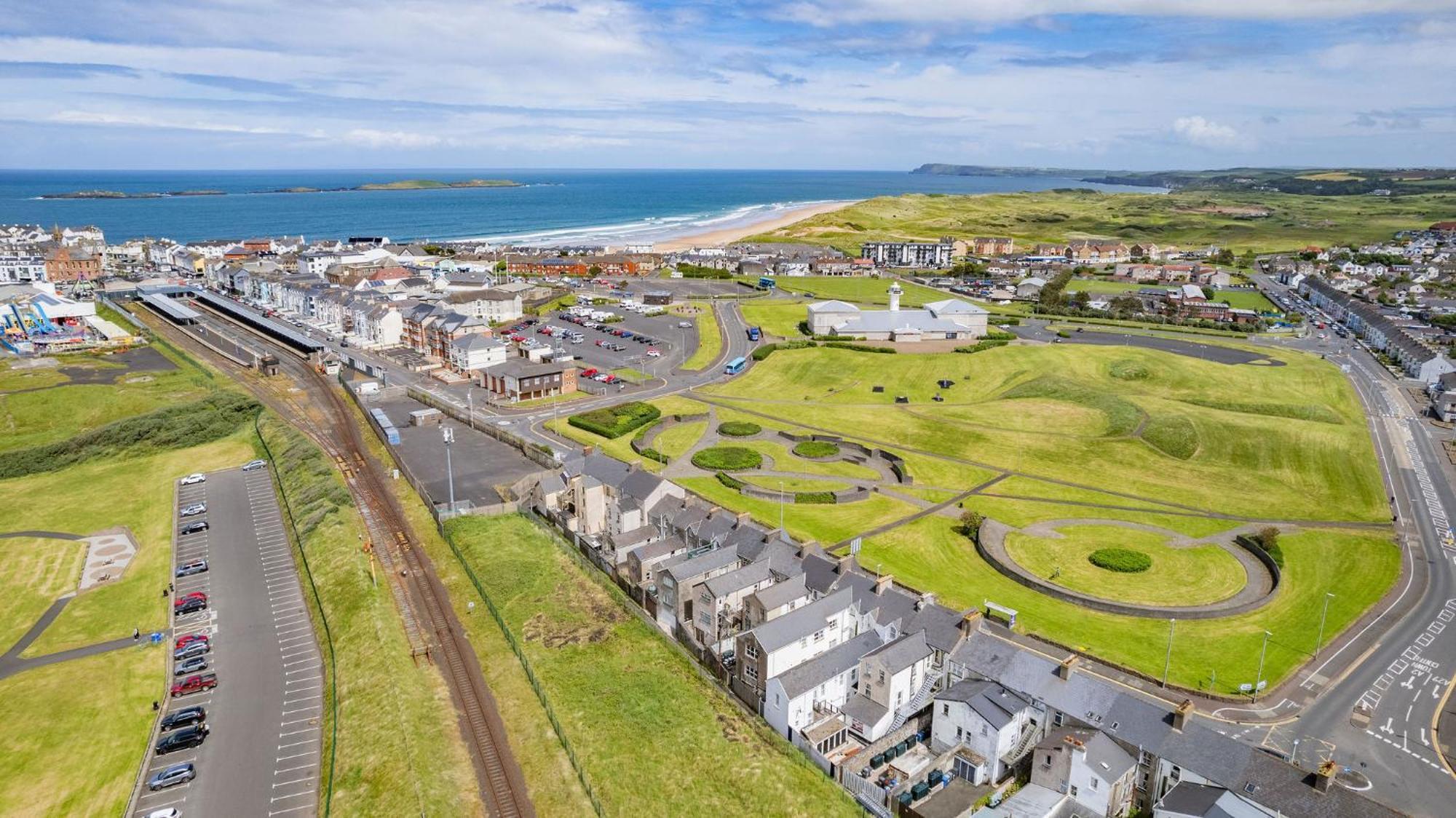 1 Dunluce Park - Portrush By The Sea Apartment Exterior photo